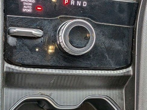 Used 2024 Jeep Grand Cherokee Limited image 27