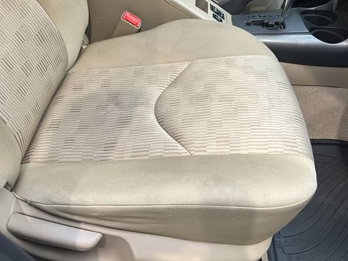 Used 2011 Toyota RAV4 4WD w/ Base L4 Extra Value Pkg image 20
