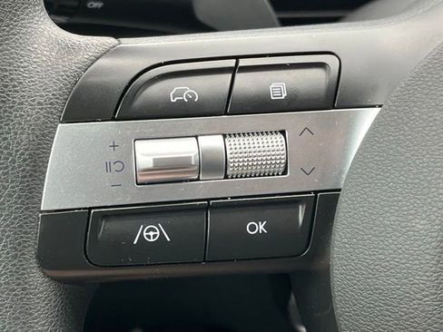 Used 2025 Hyundai Santa Cruz SEL AWD/4WD image 37