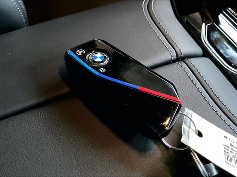 Used 2025 BMW M5 Touring image 14