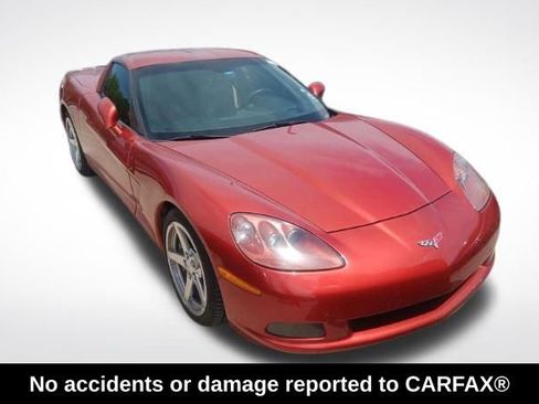 Used 2005 Chevrolet Corvette Coupe w/ Preferred Equipment Group RWD image 4
