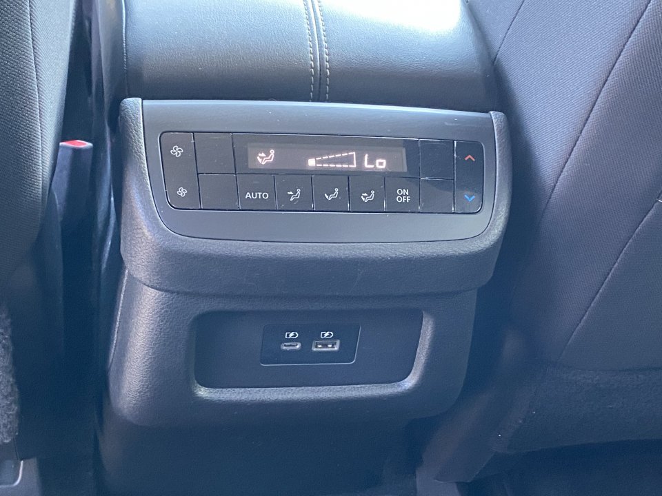 Used 2022 Nissan Pathfinder S FWD image 18