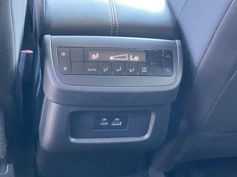 Used 2022 Nissan Pathfinder S FWD image 18