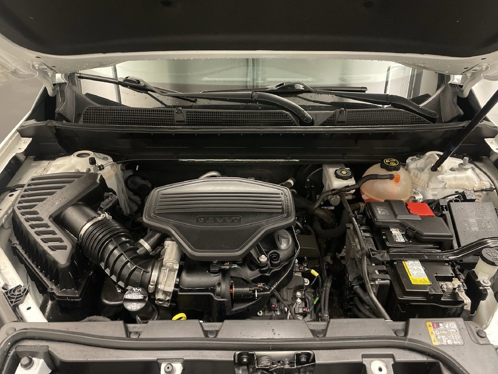 Used 2021 GMC Acadia SLT FWD image 24