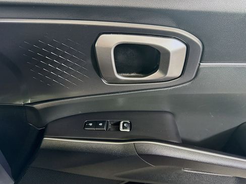 Used 2025 Kia Sorento LX image 31