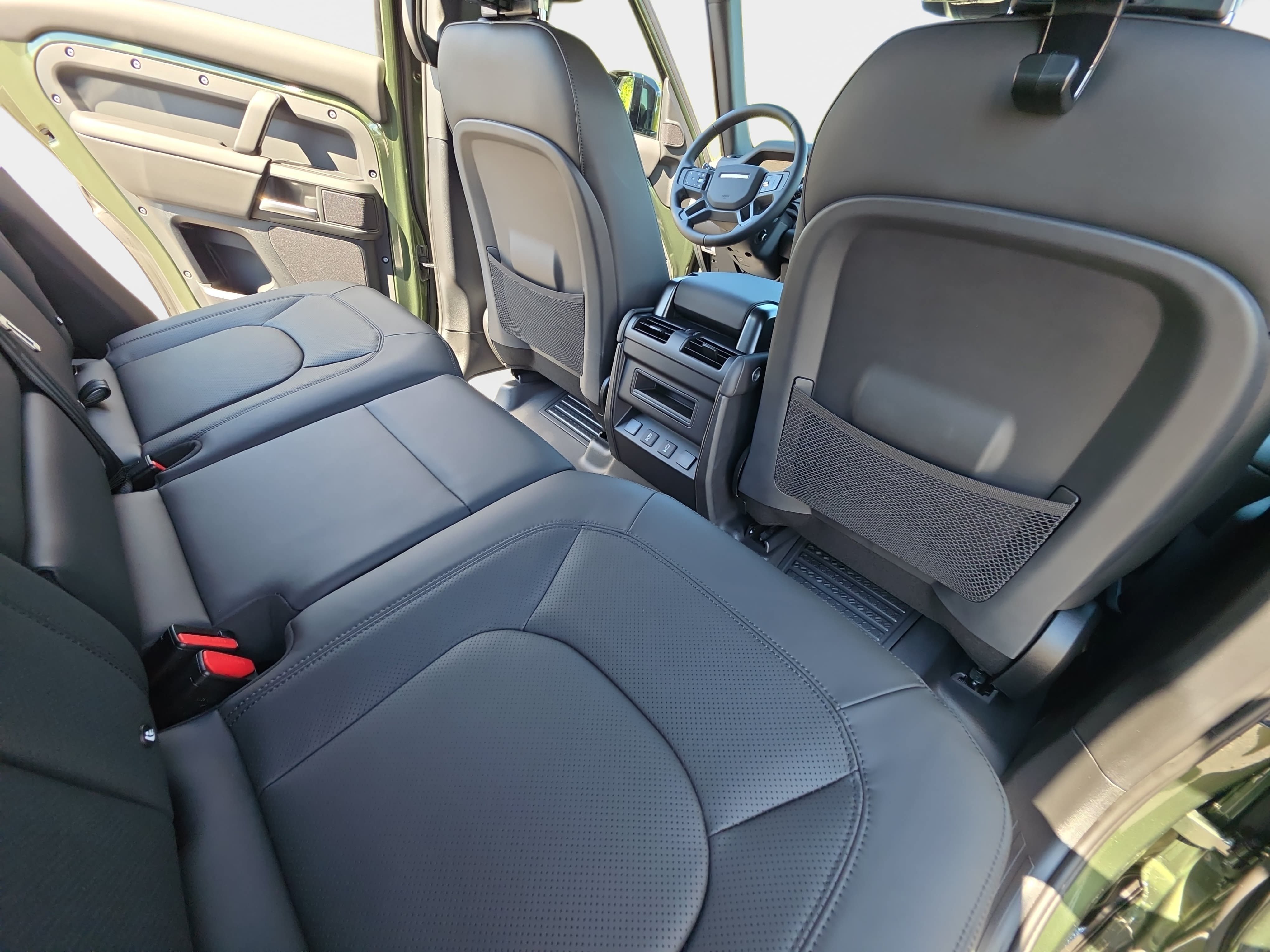 New 2026 Land Rover Defender 110 X-Dynamic SE AWD/4WD image 11