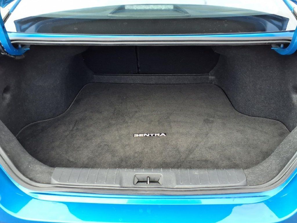 Used 2025 Nissan Sentra SR FWD image 26