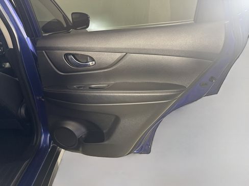 Used 2017 Nissan Rogue SV FWD image 28