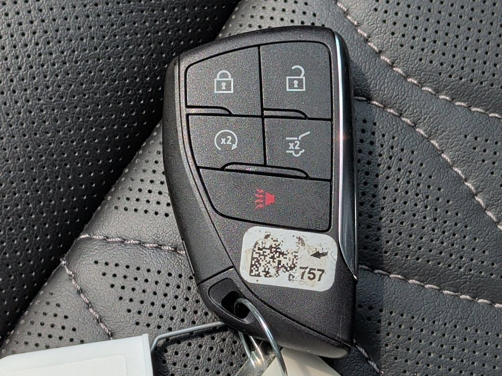 Used 2023 Buick Envision Avenir AWD/4WD image 39
