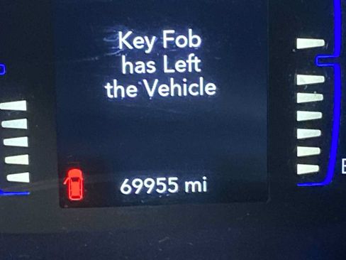 Used 2023 Chrysler Voyager LX FWD image 18