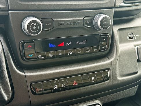 Used 2024 RAM ProMaster 3500 w/ Cold Weather Group image 18