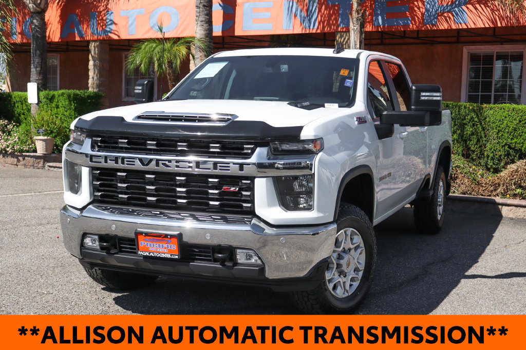Used 2023 Chevrolet Silverado 3500 LT w/ Convenience Package AWD/4WD image 4