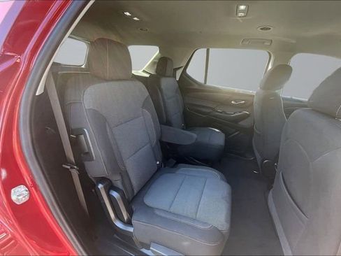 Used 2021 Chevrolet Traverse LT FWD image 25