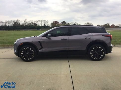 Used 2024 Chevrolet Blazer EV RS image 9