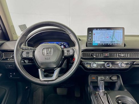 Used 2023 Honda Civic Touring image 9