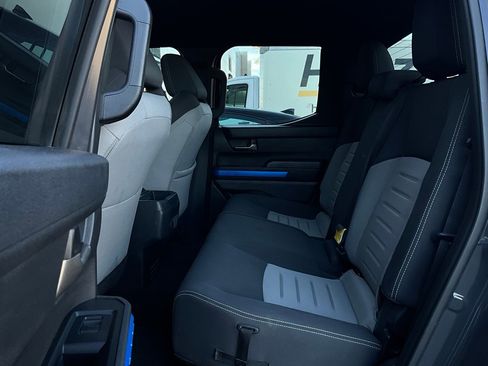 Used 2025 Toyota Tacoma TRD Off-Road image 11