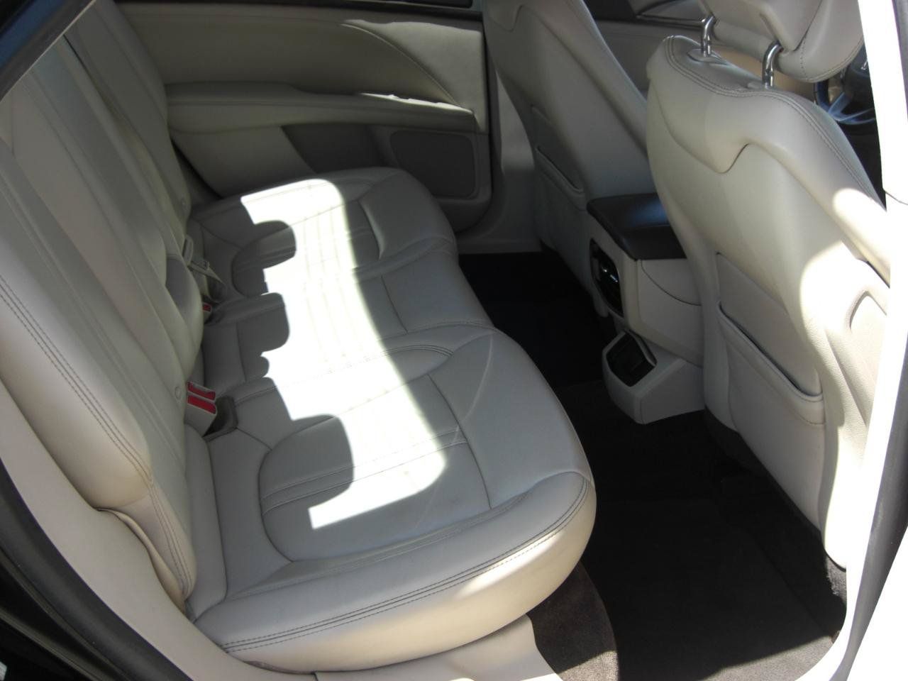 Used 2018 Lincoln MKZ Premiere w/ Magnetic Appearance Package FWD image 16