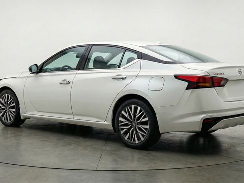 Used 2025 Nissan Altima 2.5 SV image 6