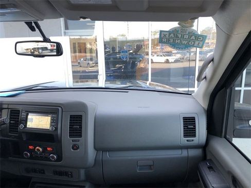 Used 2019 Nissan NV 3500 SL image 28