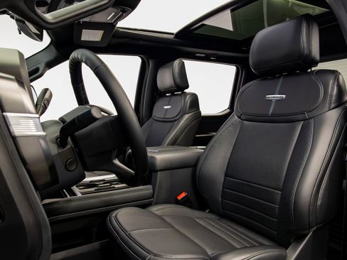 Used 2025 Ford F250 Platinum w/ FX4 Off-Road Package AWD/4WD image 30