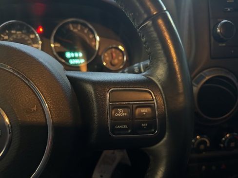 Used 2018 Jeep Wrangler Sport image 14