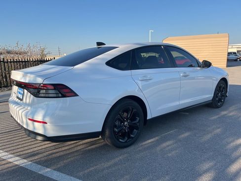 New 2025 Honda Accord SE image 3
