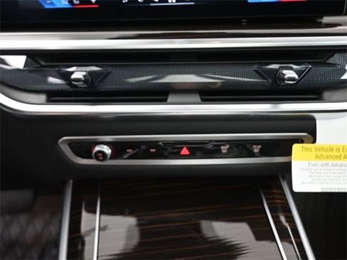 New 2026 BMW X5 sDrive40i image 3