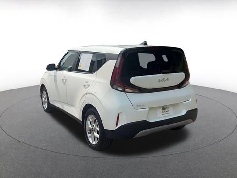 Used 2025 Kia Soul LX w/ LX Technology Package FWD image 10