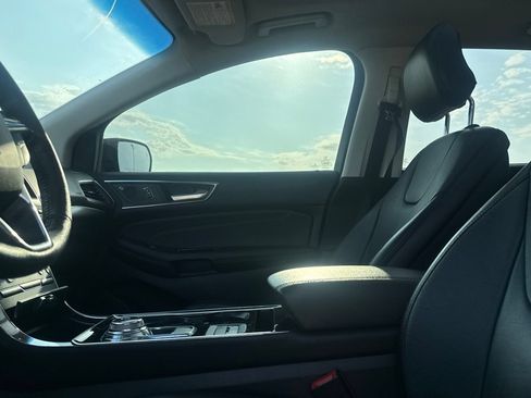 Used 2019 Ford Edge Titanium w/ Equipment Group 301A FWD image 41