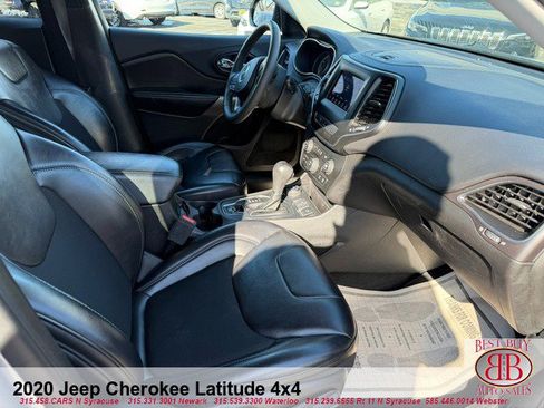 Used 2020 Jeep Cherokee Latitude Plus AWD/4WD image 9