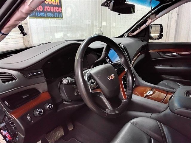 Used 2019 Cadillac Escalade Luxury AWD/4WD image 11