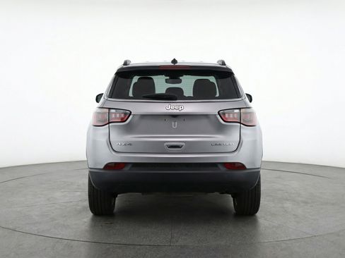 Used 2025 Jeep Compass Limited image 7