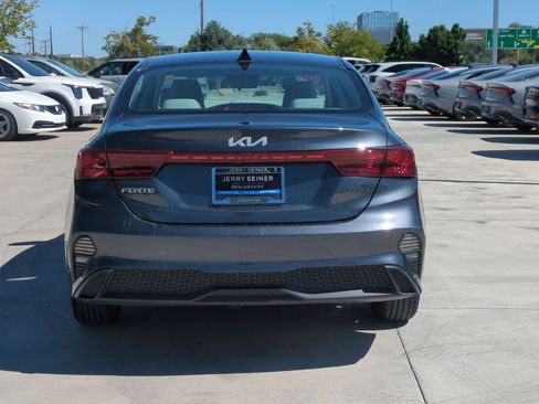 Certified 2023 Kia Forte LXS w/ LXS Technology Package FWD image 4