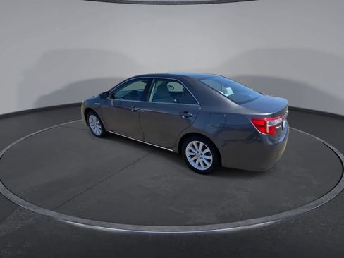 Used 2013 Toyota Camry XLE FWD image 6