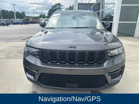 Used 2023 Jeep Grand Cherokee Limited w/ Black Appearance Package RWD image 3