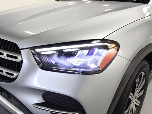 Certified 2024 Mercedes-Benz GLE 350 4MATIC w/ Winter Package image 9