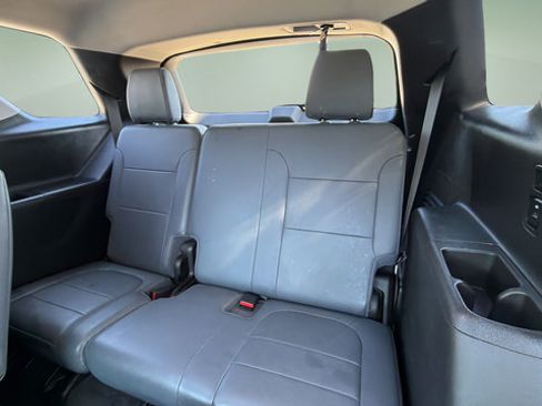 Used 2021 Chevrolet Traverse Premier AWD/4WD image 9