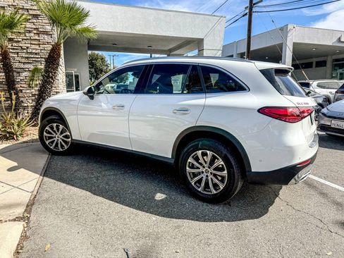 Used 2023 Mercedes-Benz GLC 300 4MATIC image 3