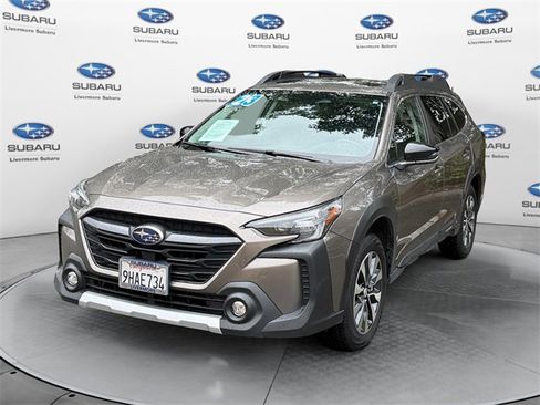 Used 2023 Subaru Outback Limited image 8