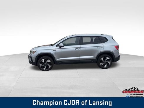Used 2023 Volkswagen Taos SE AWD/4WD image 4