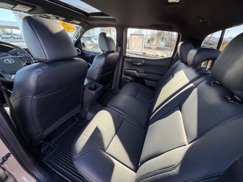 Used 2020 Toyota Tacoma TRD Off-Road image 22