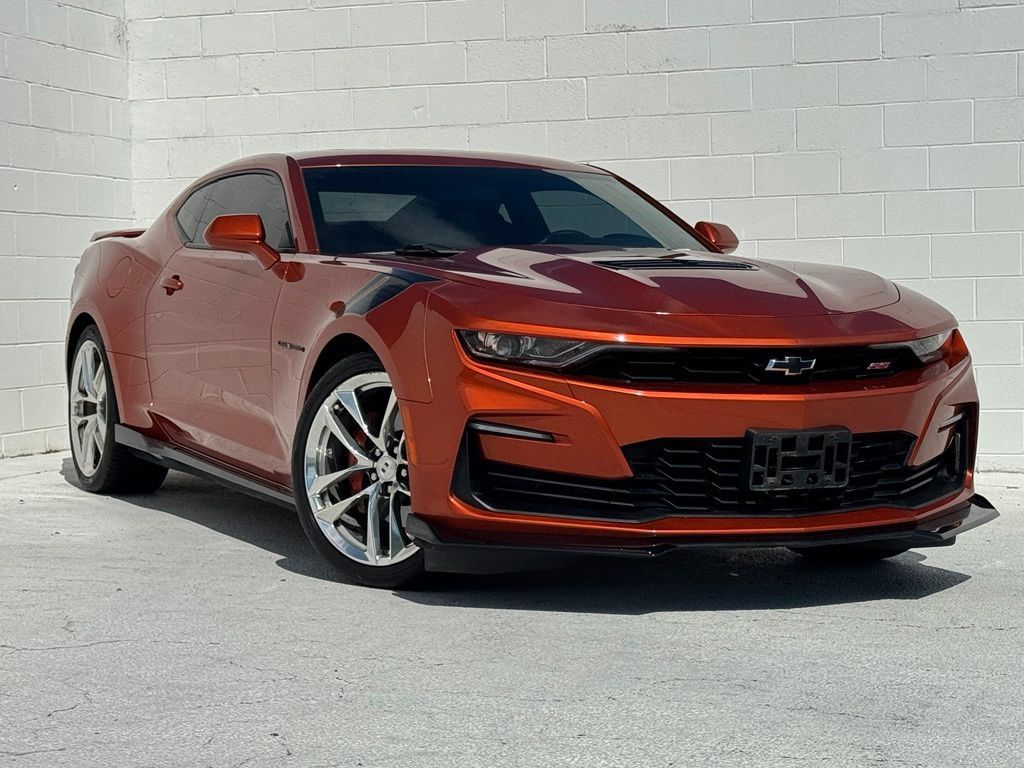 Used 2023 Chevrolet Camaro SS w/ Design Package 3 RWD image 2