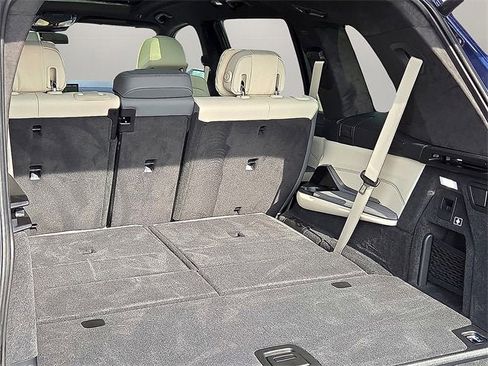 Used 2025 BMW X7 xDrive40i w/ Executive Package image 10