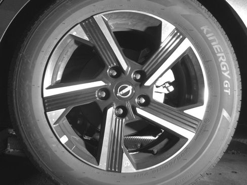 Used 2025 Nissan Sentra SV image 14