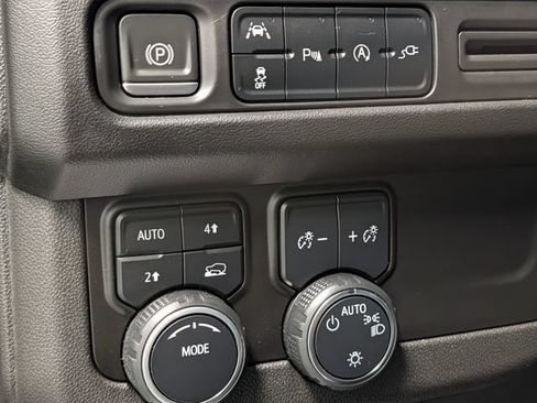 Used 2022 Chevrolet Tahoe LT AWD/4WD image 20
