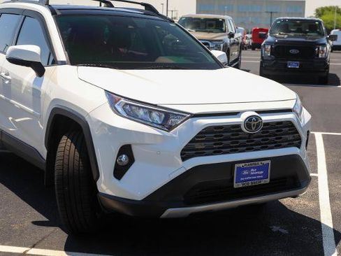 Used 2021 Toyota RAV4 Limited AWD/4WD image 4