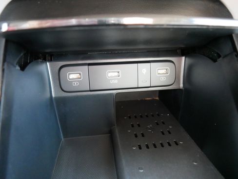 Certified 2023 Kia Sorento SX AWD/4WD image 33