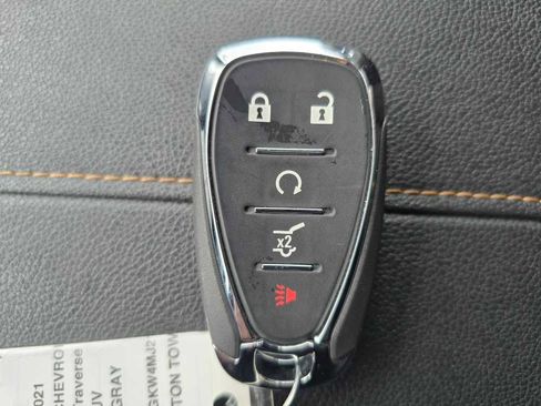 Used 2021 Chevrolet Traverse LT image 22