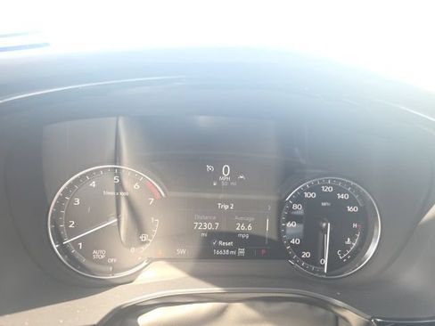 Used 2025 Cadillac XT6 Luxury AWD/4WD image 1