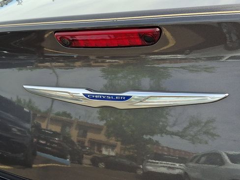 Used 2018 Chrysler 300 Limited w/ Safetytec Plus Group AWD/4WD image 30